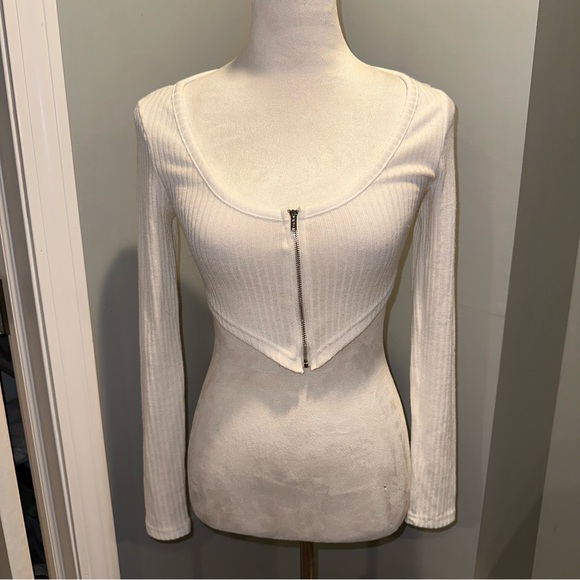 Shein White Zip-Up Crop Top - Picture 5 of 5